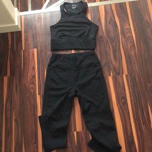 A set of Asyka workout clothes.